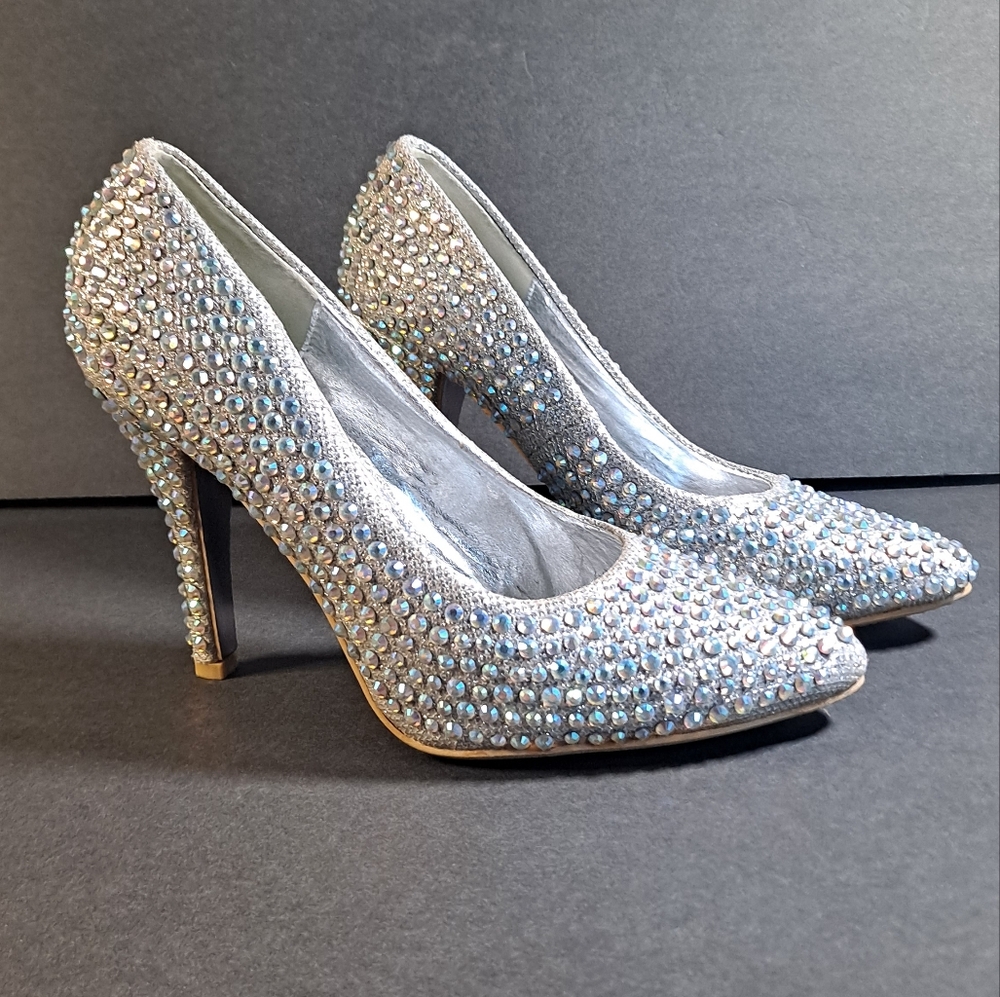 Shiekh Elegant Silver Rhinestone Women's Heels. Size 8, gently worn.